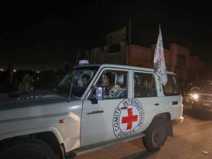 البيت الأبيض يصف مقترح حماس الأخير بشأن وقف إطلاق النار بـ”الممكن”.. ووفد من الاحتلال إلى قطر لاستكمال المفاوضات