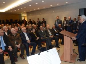 عباس: ضريح  عرفات