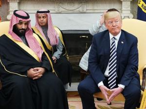 الكشف عن تفاصيل مكاملة بين ترامب والملك السعودي لغزو قطر ..؟