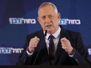 غانتس يعلن "حالة الطوارئ" ويدعو المستوطنين لدخول الملاجئ