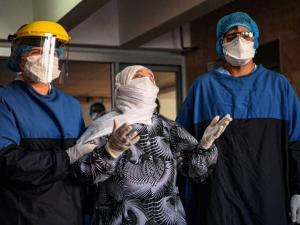 4 حالات وفاة و20 إصابة بفيروس كورونا في غزة