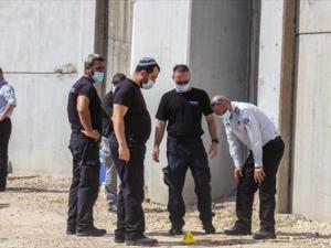 لجنة التحقيق في فرار الأسرى الستة تباشر عملها بجمع الأدلة