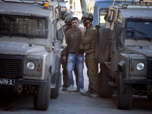 الاحتلال يعتقل شابًا جنوب غرب جنين