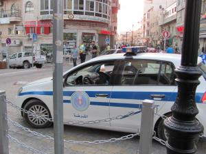 قلقيلية: ضبط 3 أشخاص سرقوا مركبة