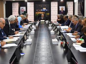 الحكومة تعلن إجراءات احترازية جديدة لاحتواء فيروس كورونا