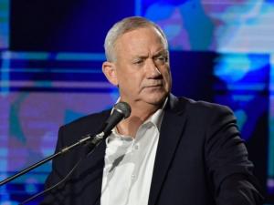 تعرف على الامتيازات التي أقرها غانتس للسلطة الفلسطينية