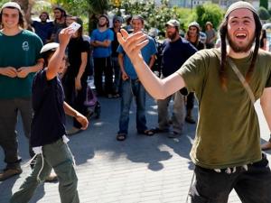 مستوطن إسرائيلي مصاب بكورونا هرب من الحجر لنشره عمدا