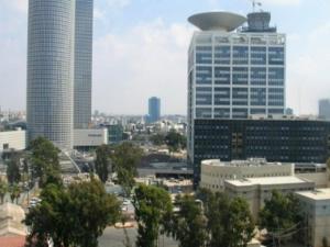 ثلاثة فلسطينيين يقتحمون مقر الكرياه وسط إسرائيل