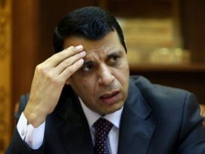 أنصار دحلان يتجمعون وسط غزة احتجاجا على سياسة الرئيس عباس، وفتح تدعو كوادرها الى عدم التظاهر