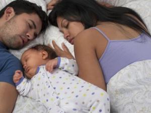 لن تنام مع طفلك