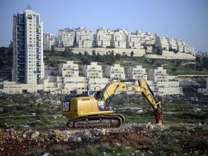المصادقة على مصادرة أراضي فلسطينية لبناء وحدات استيطانية بالقدس