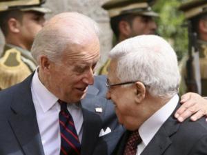 رويترز: بايدن يضع خطة لإعادة العلاقات مع الفلسطينيين