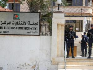 لجنة الانتخابات تتسلم قرار مجلس الوزراء بخصوص المرحلة الثانية من الانتخابات المحلية