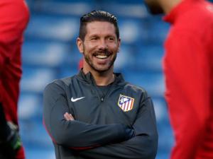 اتلتيكو مدريد يرفض التخلي عن المدرب سيميوني