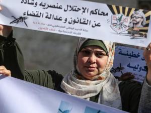 الأسرى يرجعون وجبات الطعام ويرفضون الخروج لـ"الفحص الأمني"