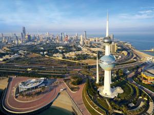 الكويت لرعاياها: غادروا لبنان