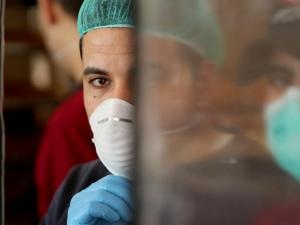 300 حالة: غزة تسجل أعلى حصيلة يومية لإصابات كورونا ووفاة مواطن