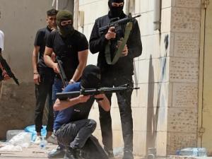  شهيد وستة جرحى بينها خطيرة في اشتباكات مسلحة بين مقاومين وقوات الاحتلال التي اقتحمت مخيم جنين فلسطين اليوم - 