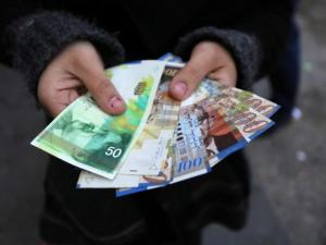 الكشف عن موعد صرف رواتب موظفي السلطة الفلسطينية