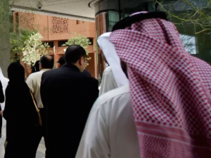بالصور: شخصية سعودية مشهورة تزور تل أبيب والقدس وحيفا مؤخراً
