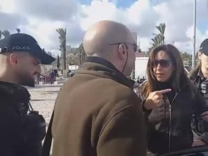 الاحتلال يعتقل طاقم تلفزيون فلسطين في القدس وتستولي على معدات البث