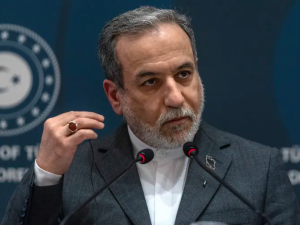 طهران تدرس رد واشنطن وترامب يشيد بمحادثات إيجابية للغاية