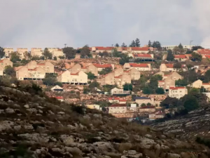 عطاء لبناء مئات الوحدات الاستيطانية على أراضي الفلسطينيين في سلفيت