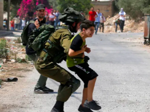 إرهاب المستوطنين بالضفة.. إصابة 3 فلسطينيين بالرصاص والضرب