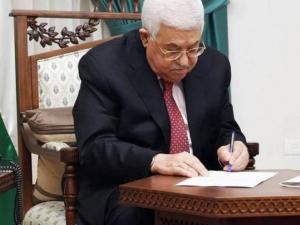 بالأسماء.. عباس يصدر عشرات قرارات الترقية لوظائف عليا