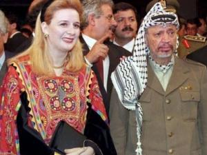 سهى عرفات تبرئ "إسرائيل" من مسؤولية قتل زوجها وتصف الانتفاضة بالخطأ الكبير