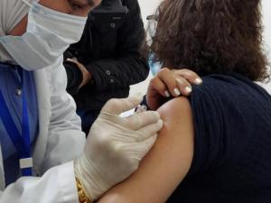 الصحة تصدر تعميماً بخصوص اعطاء اللقاح للنساء الحوامل