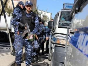شرطة رام الله تقبض على لصين سرقا 25 منزلاً في رام الله