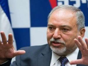 ليبرمان يشن هجوما لاذعاً على نتنياهو قبيل الإطاحة به