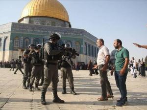 قوات الاحتلال والمستوطنون يجددون اقتحام "الأقصى"