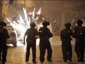 مواجهات عنيفة بين الشبان وقوات الاحتلال في العيسوية شرق القدس