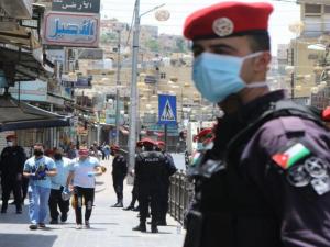 الأردن: 13 حالة وفاة وقرابة 900 إصابة جديدة بفيروس كورونا