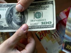سعر صرف الدولار مقابل الشيكل اليوم الخميس