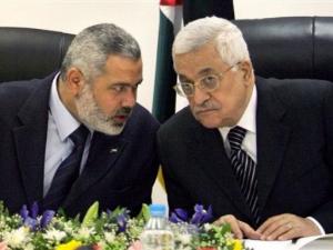 صحيفة : لقاء قد يجمع عباس وهنية في القاهرة وحماس تضع شرطاً
