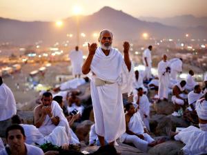 إيران ترسل وفدا إلى السعودية لبحث ترتيبات الحج