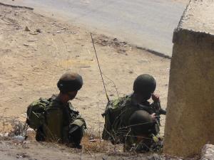 بيت أمّر: إصابات بالاختناق خلال مواجهات مع الاحتلال