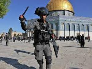 عشرات المستوطنين يقتحمون الأقصى ودعوات للحشد غدًا