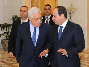 مصادر مصرية: عباس طلب من السيسي الضغط على حماس والجهاد لـ"تهدئة" الضفة