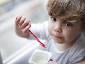 ماذا عن الأطفال الذين لا يحبّون تناول اللبن؟!