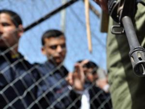 البدء بتطعيم ذوي الأسرى برام الله اليوم لتمكينهم من زيارة أبنائهم في السجون
