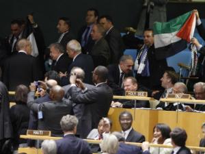 الفلسطينيون 