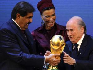 أمير قطر  وزوجته موزة