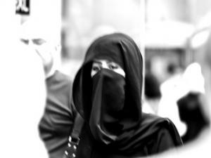 سعودي يرفض استلام ابنته بعد انتهاء محكوميتها في قضية أخلاقية