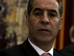 وزير الشؤون المدنية حسين الشيخ 