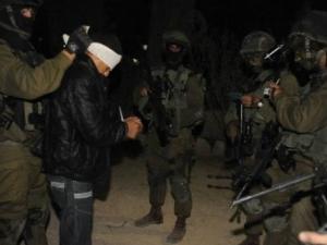 اعتقال 10 مواطناً