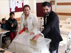 تركيا: فوز كبير للعدالة والتنمية في الانتخابات البرلمانية